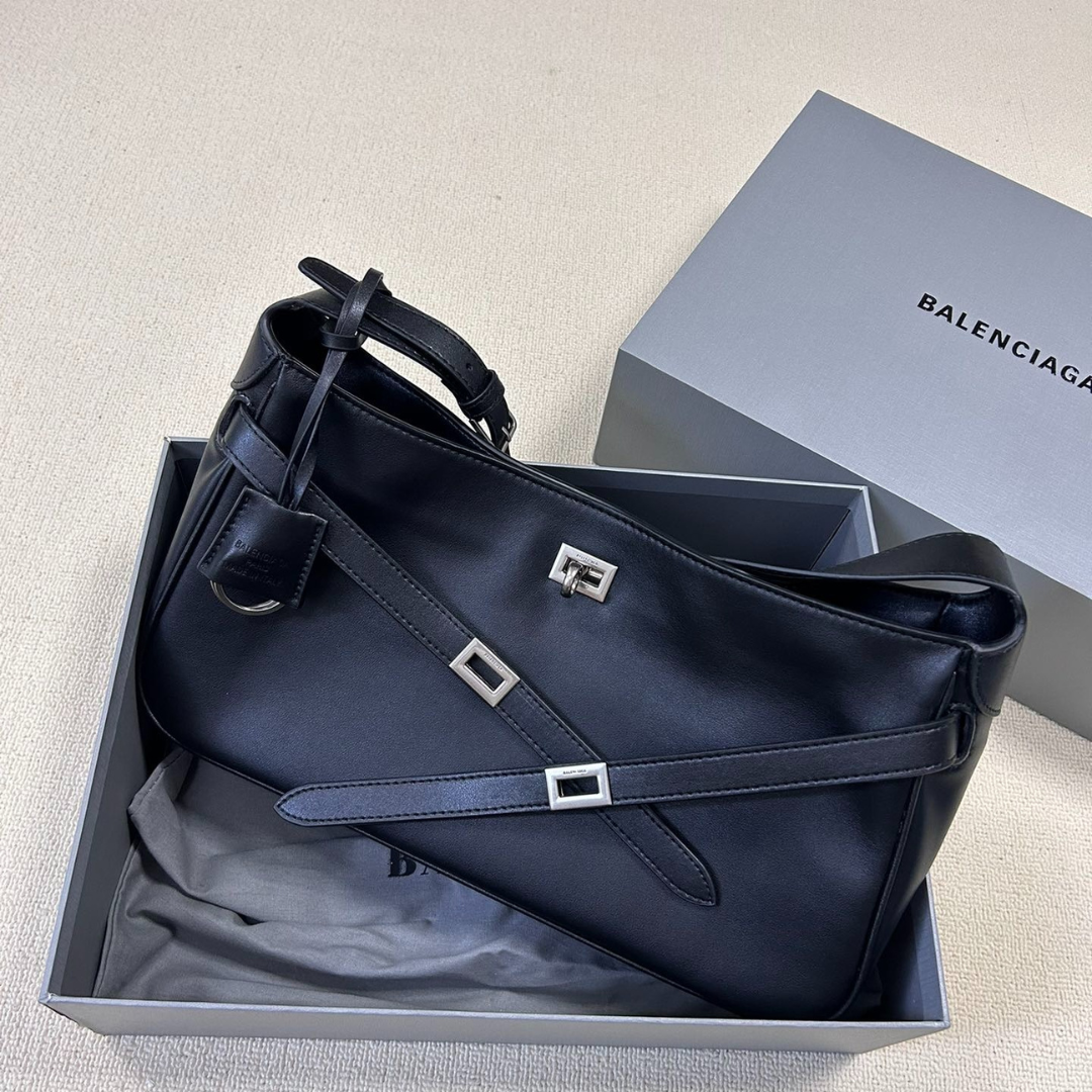 BALENCIAGA BEL AIR MEDIUM SHOULDER BAG IN BLACK CALFSKIN