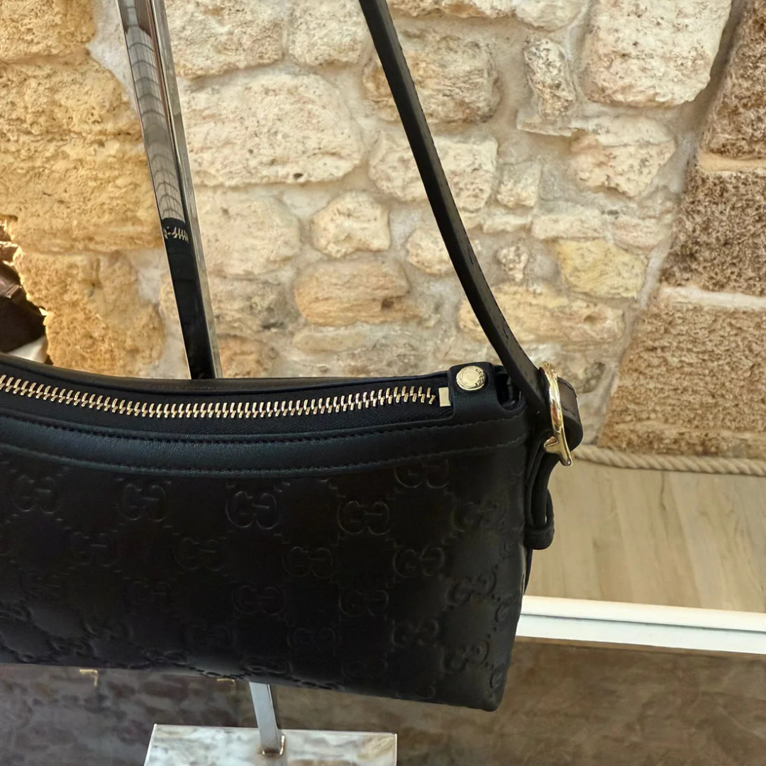 GUCCI – MEDIUM SHOULDER BAG WITH GG EMBLEM
