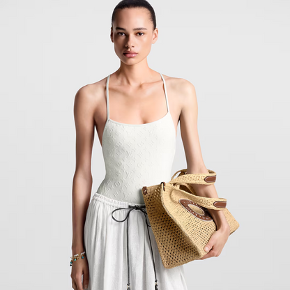 LOUIS VUITTON ONTHEGO MM HAND BAG MADE OF RAFFIA BY THE POOL