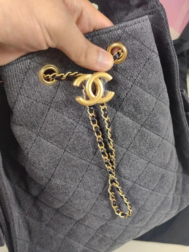 CHANEL 25 MEDIUM SHOULDER BAG
