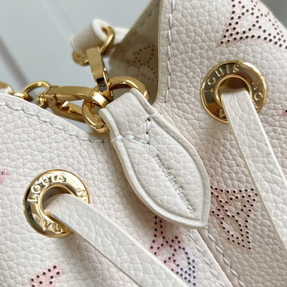 LOUIS VUITTON BELLA MAHINA HAND BAG